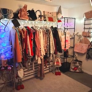 Unlisted items $3-12 dollar starts FREE GIFT WITH EVERY PURCHASE AND GIVEAWAY!